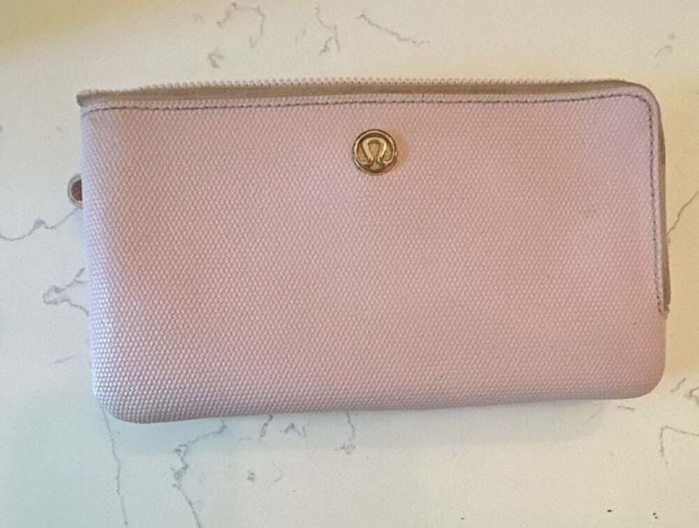 Lululemon Athletica Double Zip Textured Wristlet Wallet in Pale Pink